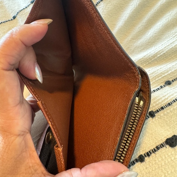 Louis Vuitton Compact Zippe Wallet - Picture 10 of 11